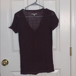 AE plum vneck